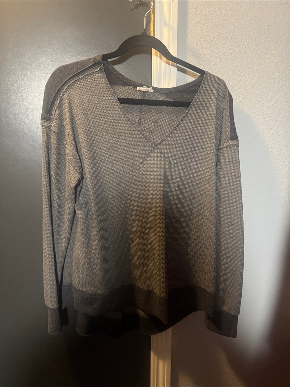 Gray Waffle Knit V-Neck Long Sleeve Top